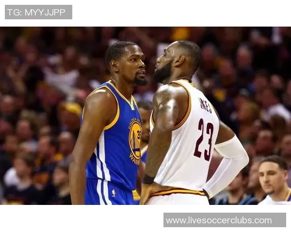 凯文杜兰特如何在NBA赛场上重塑自我与球队命运的传奇之路