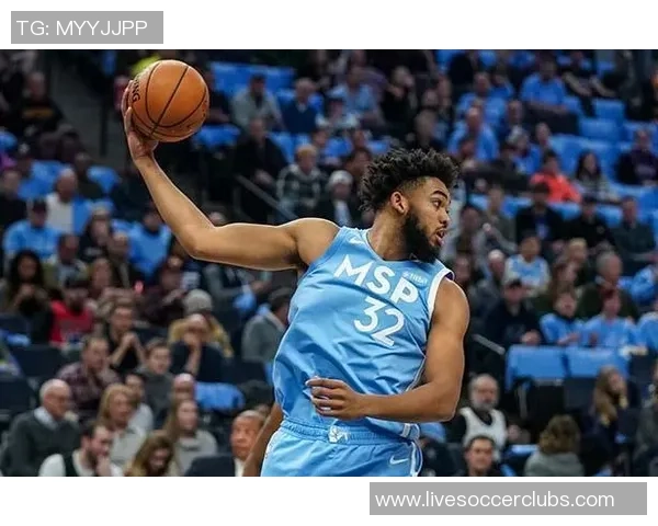 哈里森巴恩斯在NBA赛场上的成长与挑战之路探析